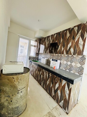 Furnished Amenities in 3 BHK Apartment at Signature Global Prime, Sector 63a – for Rent