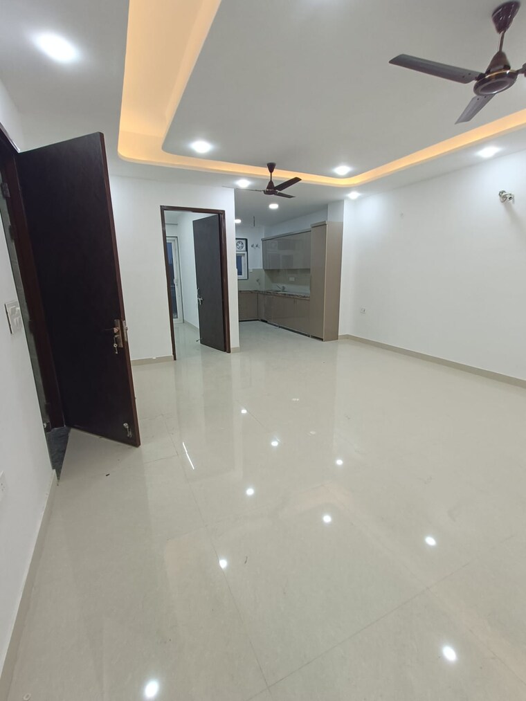 Room, sector 45 3 Bedroom 2250 Sq.Ft. Builder Floor In Sector 45 Gurgaon 9602090