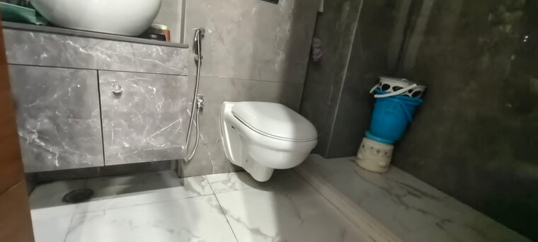 Bathroom, janakpuri 2 Bedroom 900 Sq.Ft. Builder Floor In Janakpuri Delhi 9602111