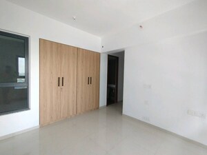 2 BHK Apartment For Rent in Kalpataru Immensa C, Kolshet Road