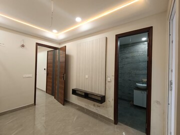 Room in 2 BHK Builder Floor at Janakpuri – for Sale