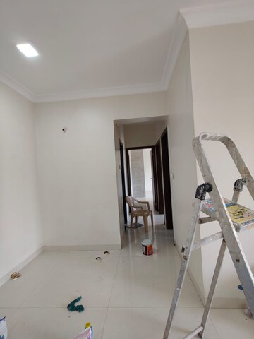 Furnished Amenities in 2 BHK Apartment at K Raheja Heights, Malad East – for Rent