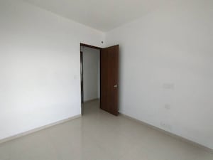 Room in 2 BHK Apartment at Kalpataru Immensa D, Kolshet Road – for Rent