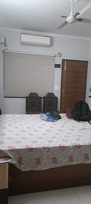 Parking in 4 BHK Apartment at Vasant Kunj – for Rent