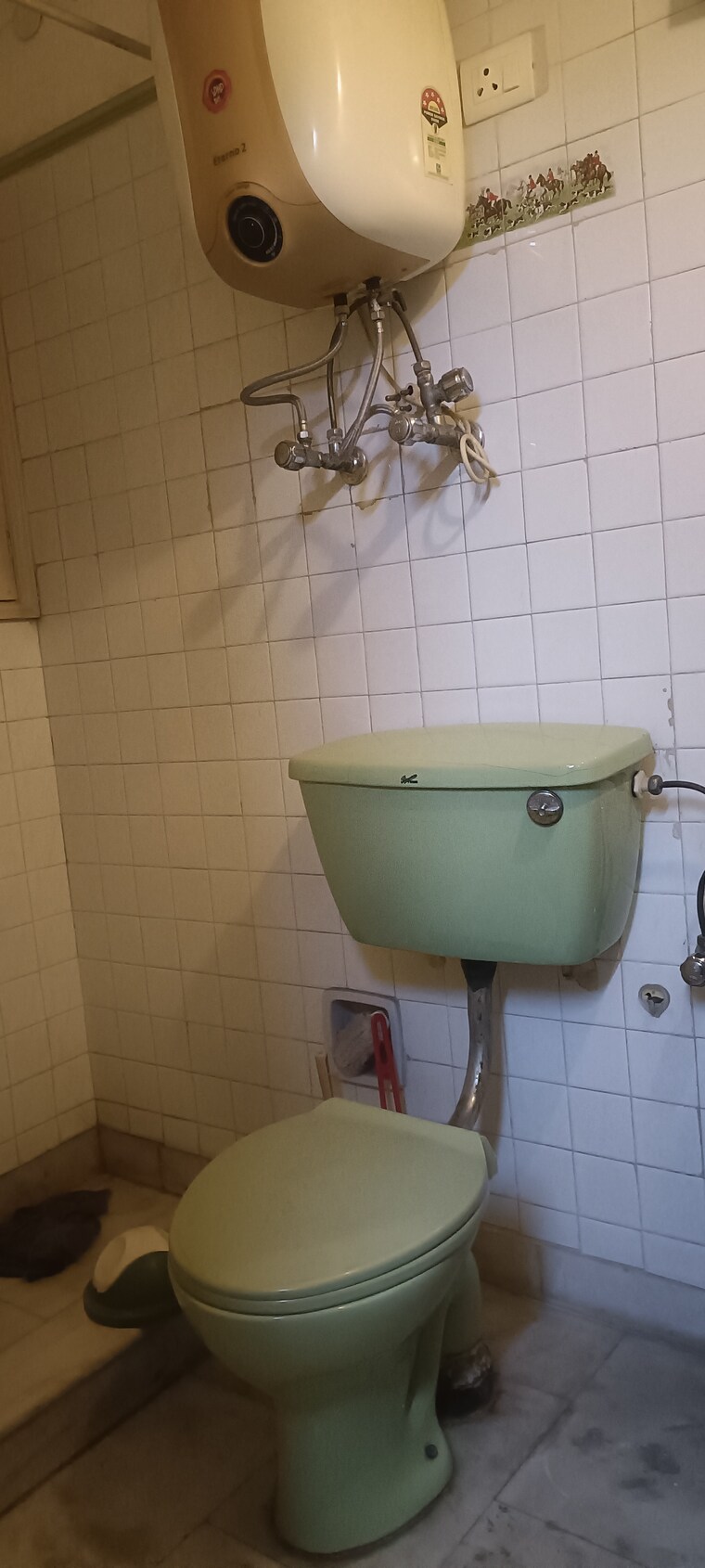 Bathroom, vasant kunj 4 Bedroom 2600 Sq.Ft. Apartment In Vasant Kunj Delhi 9602205