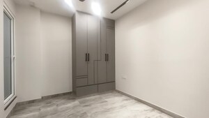 Room in 4 BHK Builder Floor at Janakpuri – for Sale