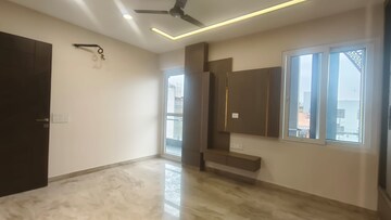 Room in 4 BHK Builder Floor at Janakpuri – for Sale
