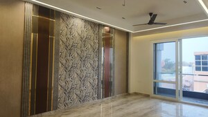 Room in 4 BHK Builder Floor at Janakpuri – for Sale
