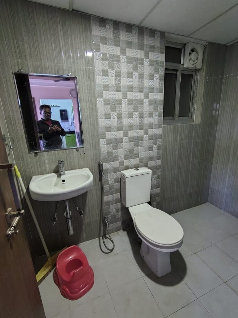 Bathroom, sawkuchi 2 Bedroom 861 Sq.Ft. Apartment In Sawkuchi Guwahati 9602159