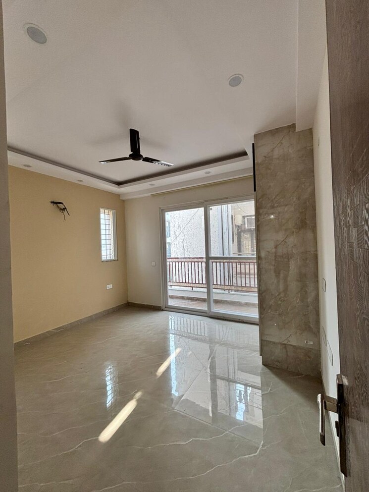 Room, ardee-city 3 Bedroom 1830 Sq.Ft. Apartment In Sector 52 Gurgaon 9602211