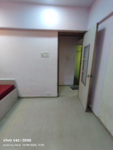 Room in 2 BHK Apartment at Vihang Valley Rio, Kasarvadavali – for Rent