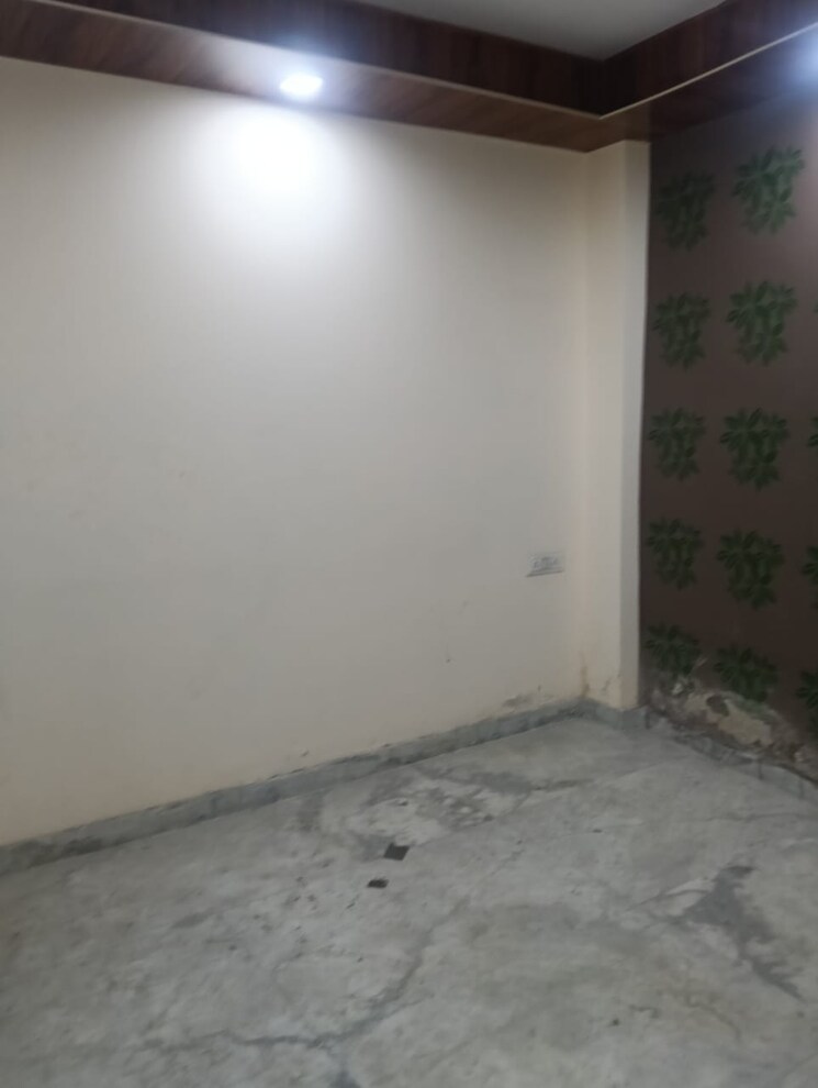 Room, burari 3.5 Bedroom 114 Sq.Yd. Builder Floor In Burari Delhi 9602406