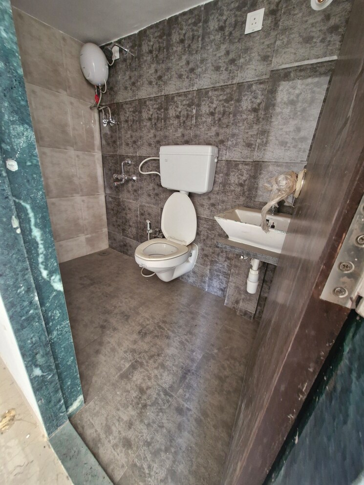 Bathroom, ekta-brooklyn-park 2 Bedroom 606 Sq.Ft. Apartment In Virar West Palghar 9602366