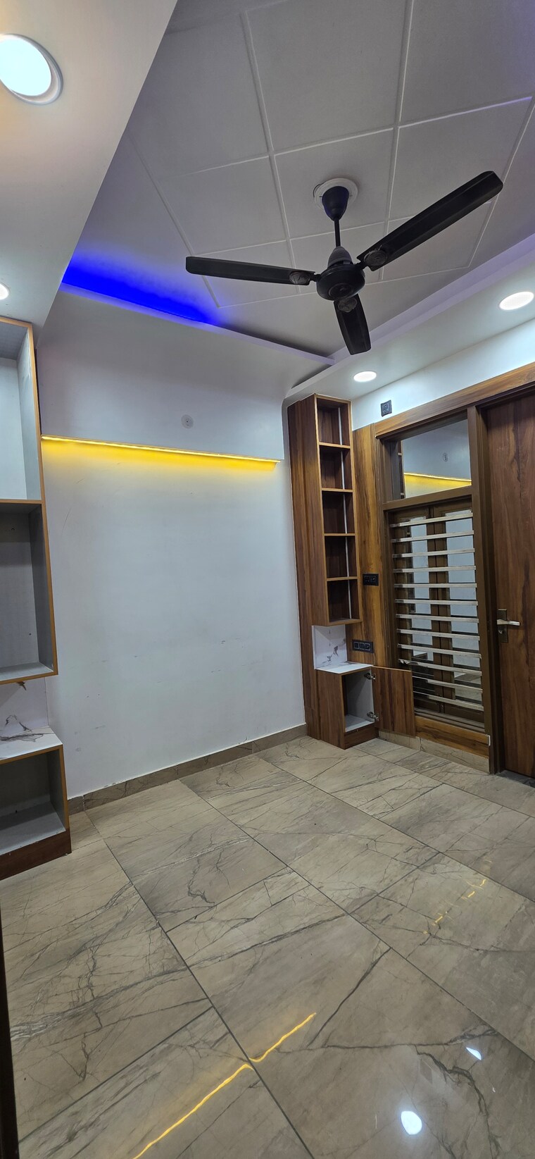 Room, vishwas park 2 Bedroom 60 Sq.Yd. Builder Floor In Vishwas Park Delhi 9602370