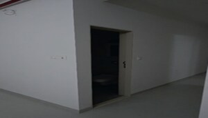 Room in 3 BHK Apartment at Shraddha Elite, Borivali West – for Rent