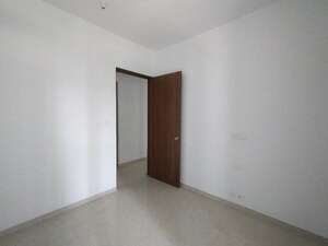 Room in 2 BHK Apartment at Kalpataru Immensa D, Kolshet Road – for Rent