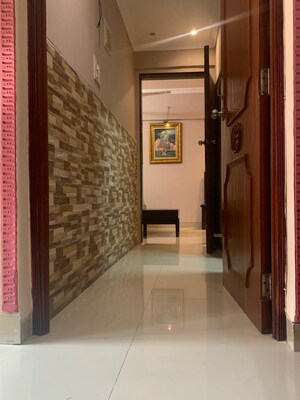 Room in 2 BHK Apartment at Lokhandwala Complex, Andheri West – for Rent