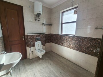 Attached Bathroom in 3 BHK Apartment at Ardee City, Sector 52 – for Rent