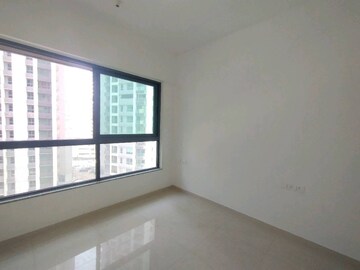 Room in 2 BHK Apartment at Kalpataru Immensa D, Kolshet Road – for Rent