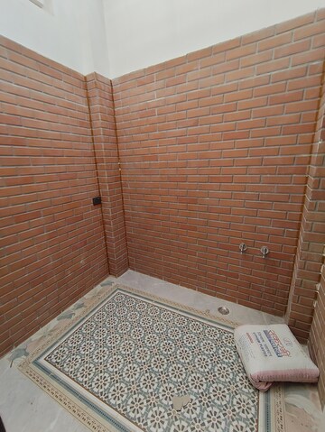 Bedroom in 4 BHK Independent House at Jankipuram Extension – for Sale