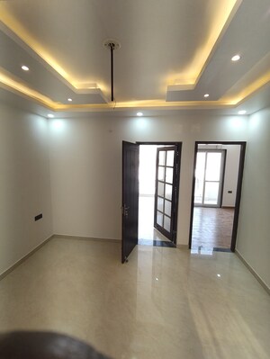 Room in 4 BHK Independent House at Jankipuram Extension – for Sale