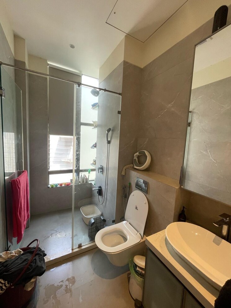 Bathroom, deepak-silverene 1 Bedroom 605 Sq.Ft. Apartment In Bandra West Mumbai 9602425
