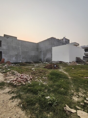  Plot – Exterior View View at Jankipuram Extension - for Sale