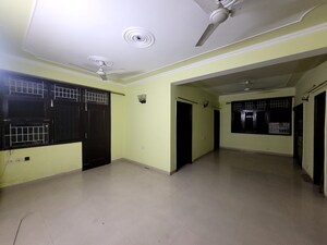 Room in 3 BHK Apartment at Sector 11 Dwarka – for Rent