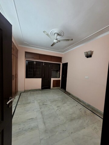 Room in 3 BHK Apartment at Sector 11 Dwarka – for Rent
