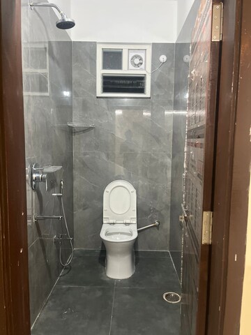 Bathroom in 3 BHK Builder Floor at SM Homes Kondapur, Kondapur – for Rent