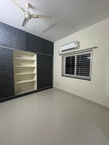 Room in 3 BHK Builder Floor at SM Homes Kondapur, Kondapur – for Rent