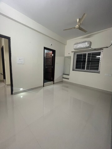 Room in 3 BHK Builder Floor at SM Homes Kondapur, Kondapur – for Rent