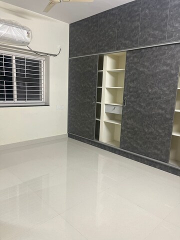 Room in 3 BHK Builder Floor at SM Homes Kondapur, Kondapur – for Rent