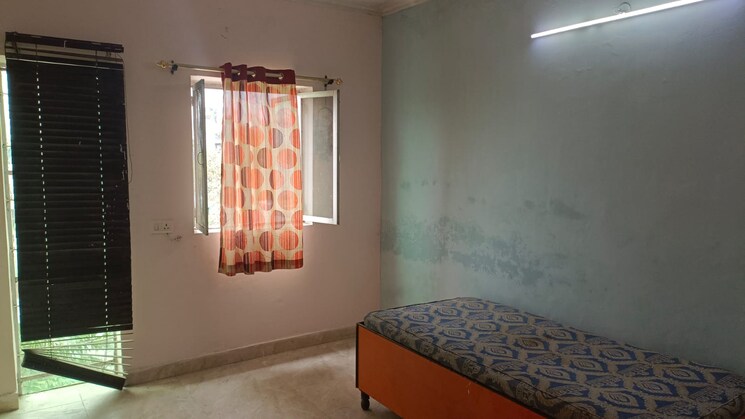 Bedroom, mayur vihar 1.5 Bedroom 550 Sq.Ft. Builder Floor In Mayur Vihar Delhi 9602540