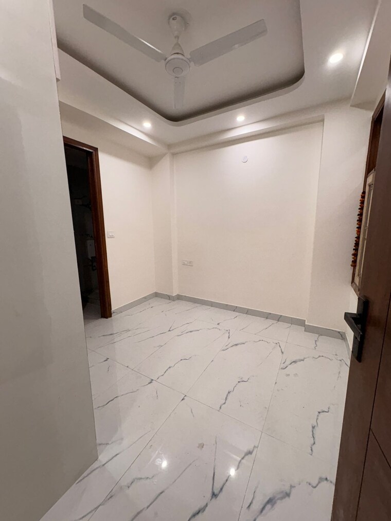 Attached Bathroom, chattarpur 2 Bedroom 850 Sq.Ft. Apartment In Chattarpur Delhi 9602542