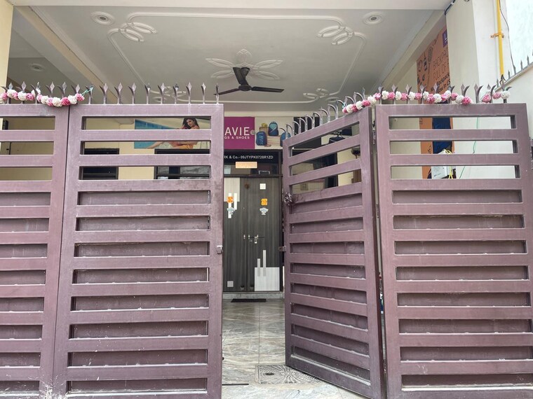 Exterior View, gomti nagar Commercial Office Space 1250 Sq.Ft. In Gomti Nagar Lucknow 9602553