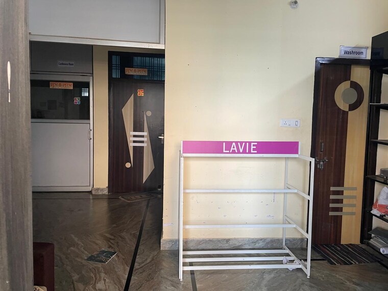 Bathroom, gomti nagar Commercial Office Space 1250 Sq.Ft. In Gomti Nagar Lucknow 9602553