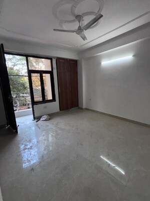 Room in 1 BHK Apartment at Palm Residency Chhatarpur, Chattarpur – for Rent