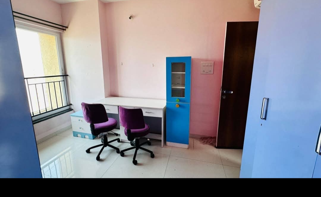 3 BHK + Study Room Apartment For Rent in Rustomjee La Vie