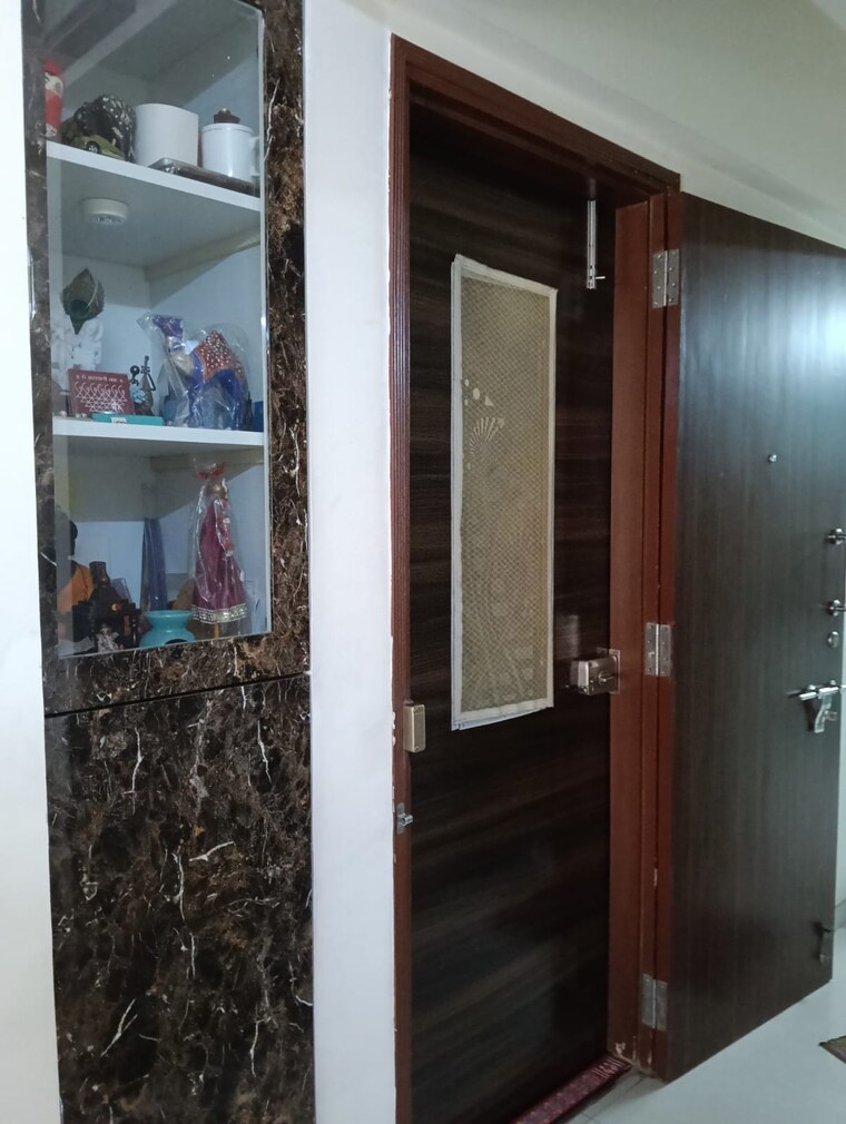 Room, hari-kunj-naupada 1 Bedroom 470 Sq.Ft. Apartment In Naupada Thane 9602591