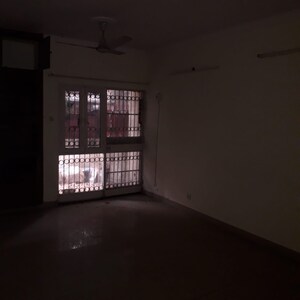 Room in 2 BHK Apartment at Sarita Vihar Pocket-C RWA, Sarita Vihar – for Sale