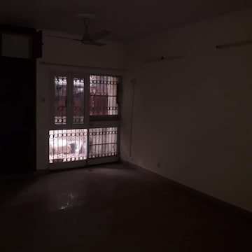 Room in 2 BHK Apartment at Sarita Vihar Pocket-C RWA, Sarita Vihar – for Sale