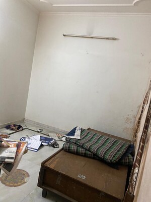 Room in 2.5 BHK Apartment at Uma Cooperative Society, Mayur Vihar 1 – for Sale