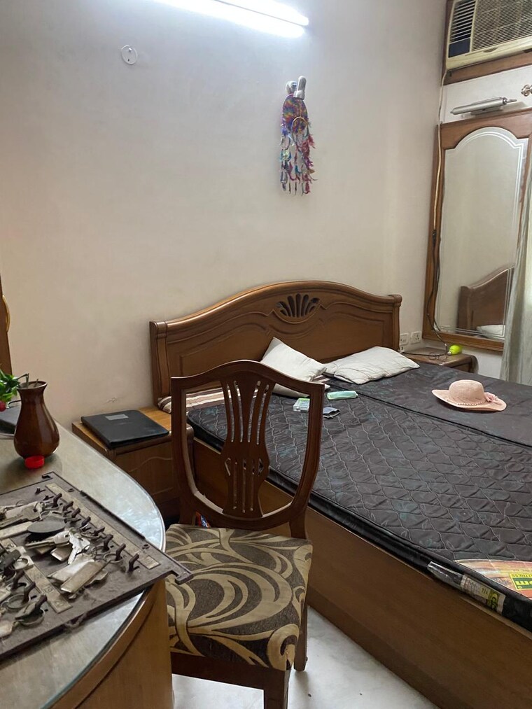 Master Bedroom, uma-cooperative-society 2.5 Bedroom 850 Sq.Ft. Apartment In Mayur Vihar 1 Delhi 9602595