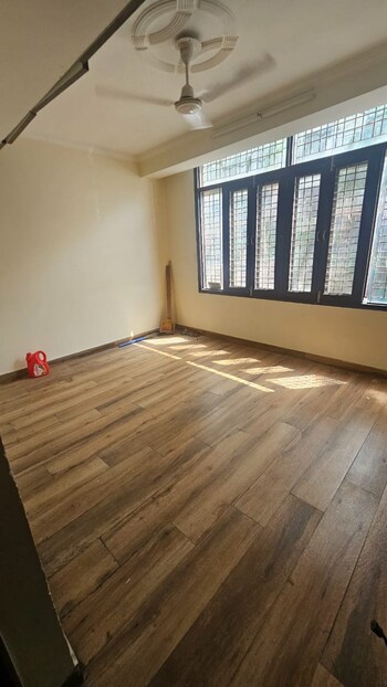 3 BHK Flat for Sale in Sarita Vihar, Delhi