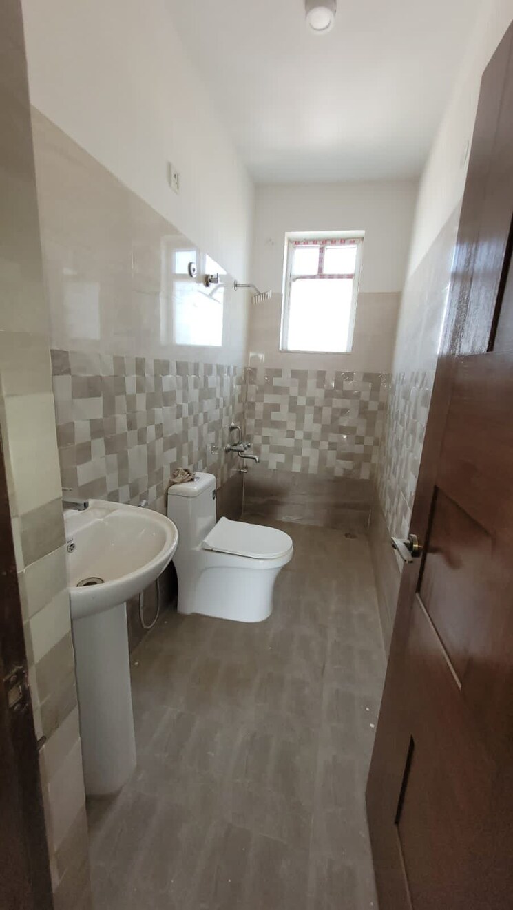 Bathroom, balaji-classic-banaswadi 3 Bedroom 2400 Sq.Ft. Penthouse In Banaswadi Bangalore 9602632