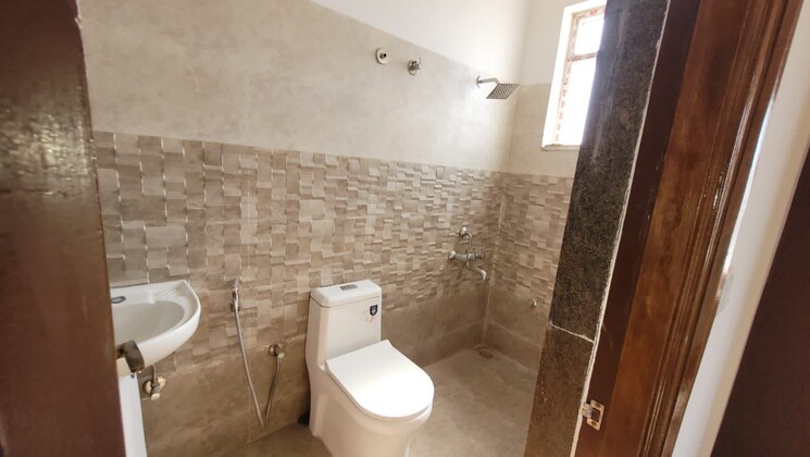 Bathroom, balaji-classic-banaswadi 3 Bedroom 2400 Sq.Ft. Penthouse In Banaswadi Bangalore 9602632
