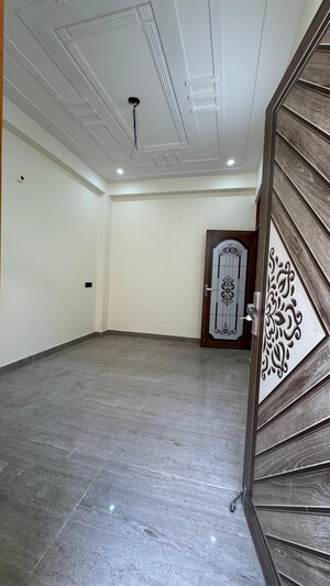 Room in 2 BHK Builder Floor at Chattarpur – for Rent