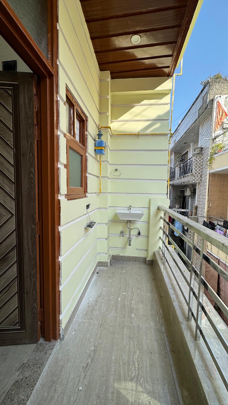 Balcony, chattarpur 2 Bedroom 800 Sq.Ft. Builder Floor In Chattarpur Delhi 9602643