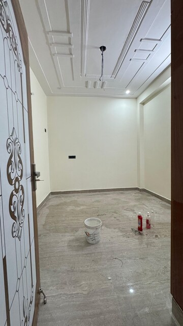 Room in 2 BHK Builder Floor at Chattarpur – for Rent